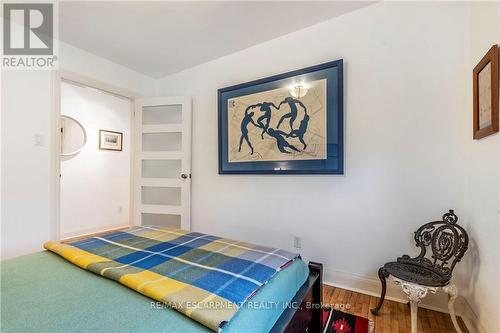 13 Mcmaster Avenue, Welland, ON - Indoor Photo Showing Bedroom