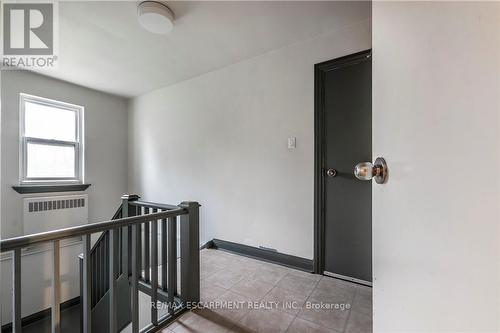 13 Mcmaster Avenue, Welland, ON - Indoor Photo Showing Other Room