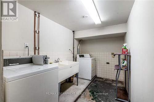 13 Mcmaster Avenue, Welland, ON - Indoor Photo Showing Laundry Room