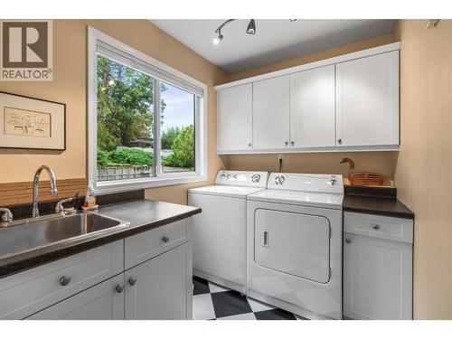 491 Terrace Drive, Coldstream, BC - Indoor Photo Showing Laundry Room