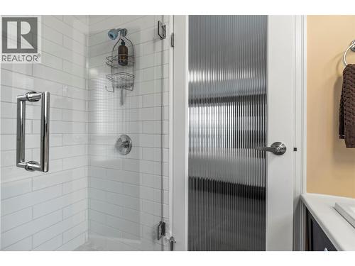 491 Terrace Drive, Coldstream, BC - Indoor Photo Showing Bathroom