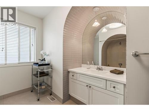 491 Terrace Drive, Coldstream, BC - Indoor Photo Showing Other Room