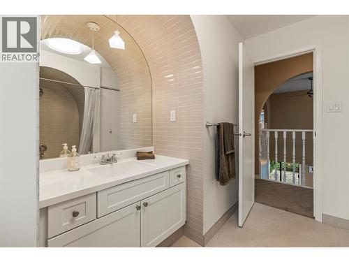 491 Terrace Drive, Coldstream, BC - Indoor Photo Showing Bathroom