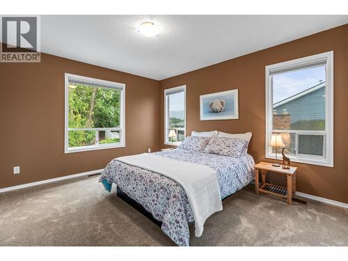 491 Terrace Drive, Coldstream, BC - Indoor Photo Showing Bedroom