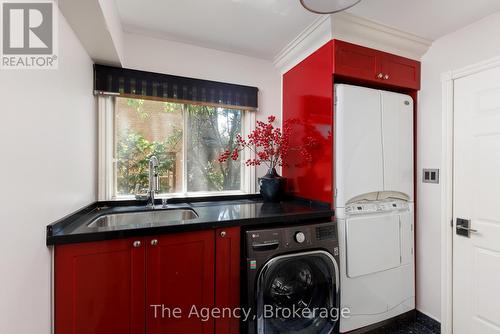262 Mary Street, Oakville (Wo West), ON - Indoor Photo Showing Laundry Room