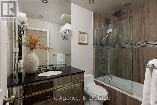262 Mary Street, Oakville (Wo West), ON - Indoor Photo Showing Bathroom