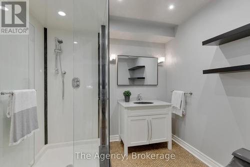 262 Mary Street, Oakville (Wo West), ON - Indoor Photo Showing Bathroom