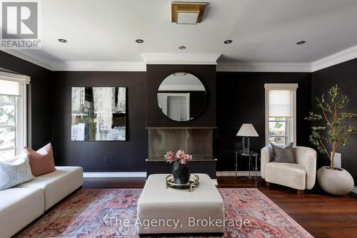 262 Mary Street, Oakville (Wo West), ON - Indoor Photo Showing Living Room