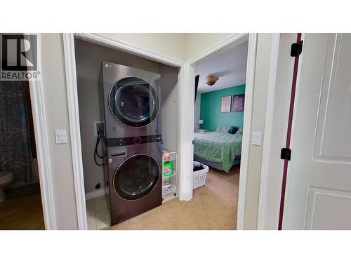 8739 113 Avenue, Fort St. John, BC - Indoor Photo Showing Laundry Room
