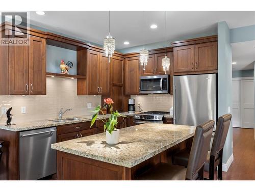 370 Battle Street Unit# 202, Kamloops, BC - Indoor Photo Showing Kitchen With Stainless Steel Kitchen With Double Sink With Upgraded Kitchen