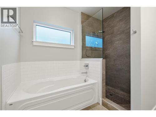127 Ridge Park, Penticton, BC - Indoor Photo Showing Bathroom