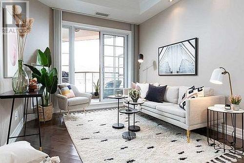 332 - 21 Burkebrook Place, Toronto, ON - Indoor Photo Showing Living Room