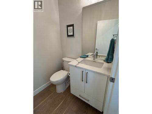 813 Rose Avenue, Kelowna, BC - Indoor Photo Showing Bathroom