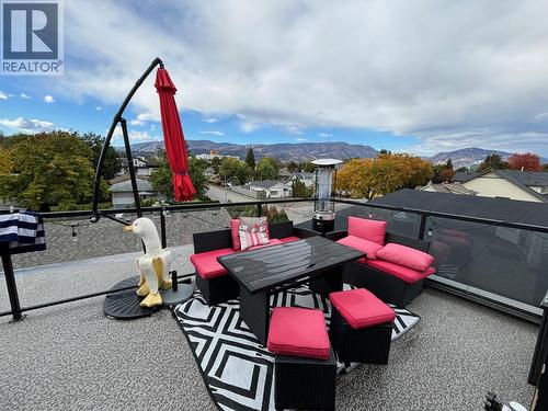 813 Rose Avenue, Kelowna, BC - Outdoor With Deck Patio Veranda