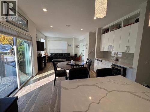 813 Rose Avenue, Kelowna, BC - Indoor