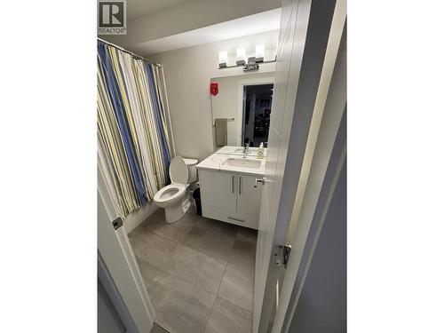 813 Rose Avenue, Kelowna, BC - Indoor Photo Showing Bathroom