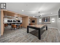 Amenities: Expansive games room with pool table - 