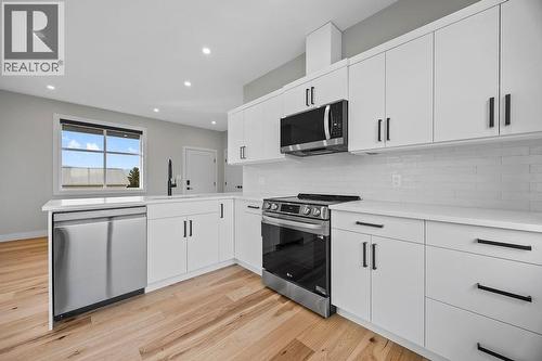 7236 L & A Road, Vernon, BC - Indoor Photo Showing Kitchen