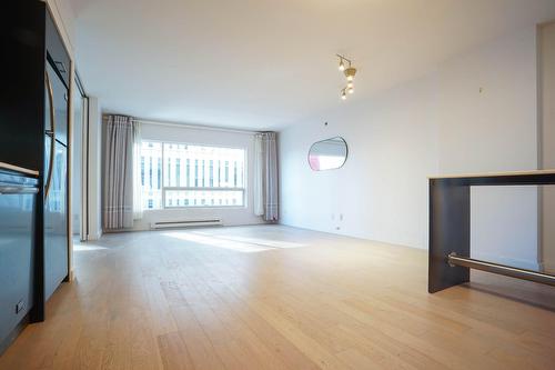 Living room - 908-350 Boul. De Maisonneuve O., Montréal (Ville-Marie), QC - Indoor Photo Showing Other Room