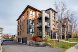 302-3721 Rue Fernand-Flipot  Longueuil (Saint-Hubert), QC J3Y 0M6