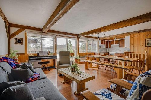 Living room - 449 Ch. Birchwood, Saint-Sauveur, QC - Indoor Photo Showing Living Room