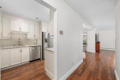 Cuisine - 145 Rue Beacon, Kirkland, QC 