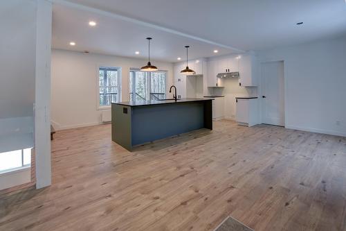 Cuisine - 184 Rue Lajeunesse, Saint-Colomban, QC - Indoor Photo Showing Kitchen