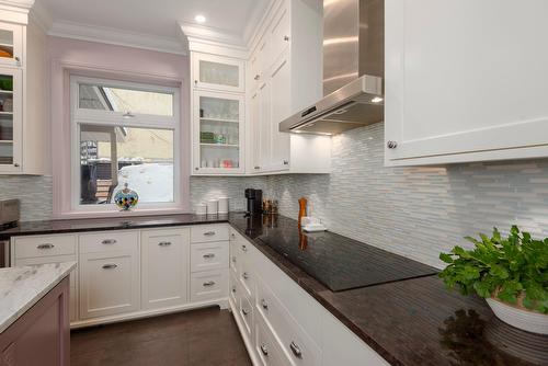 Cuisine - 555 Av. Argyle, Westmount, QC - Indoor Photo Showing Kitchen