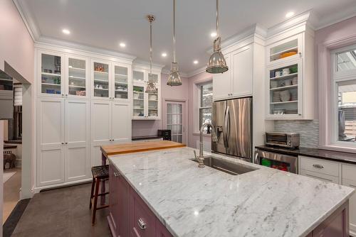 Cuisine - 555 Av. Argyle, Westmount, QC - Indoor Photo Showing Kitchen With Upgraded Kitchen