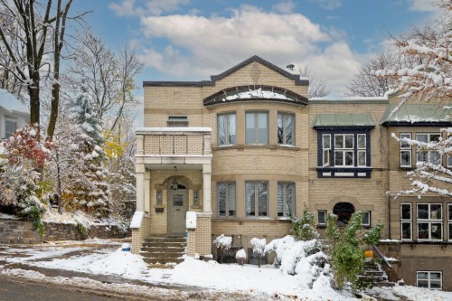 Front of Structure - 555 Av. Argyle, Westmount, QC - Outdoor With Facade