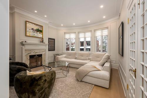 Living room - 555 Av. Argyle, Westmount, QC - Indoor Photo Showing Living Room With Fireplace