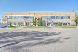 7200 Rue Frederick-Banting  Montréal (Saint-Laurent), QC H4S 2A1