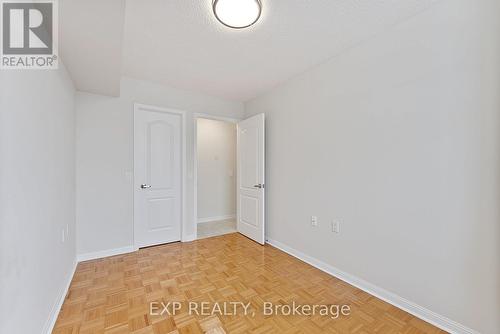 210 - 2506 Rutherford Road, Vaughan, ON - Indoor Photo Showing Other Room