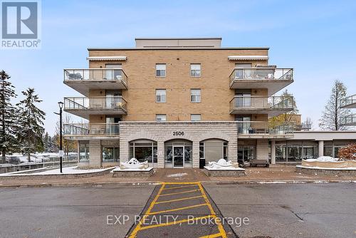 210 - 2506 Rutherford Road, Vaughan, ON - Outdoor With Balcony
