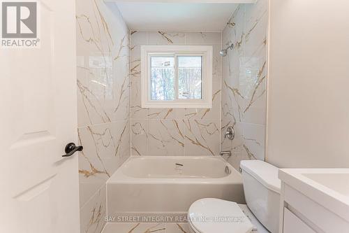 323 Clifton Road, Kitchener, ON - Indoor Photo Showing Bathroom