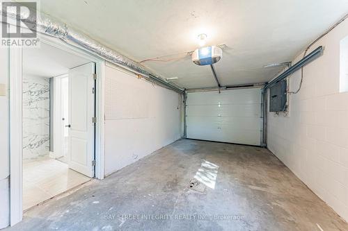 323 Clifton Road, Kitchener, ON - Indoor Photo Showing Garage