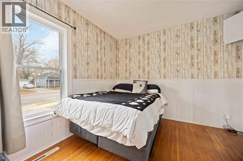 346 Brock Street South, Sarnia, ON - Indoor Photo Showing Bedroom