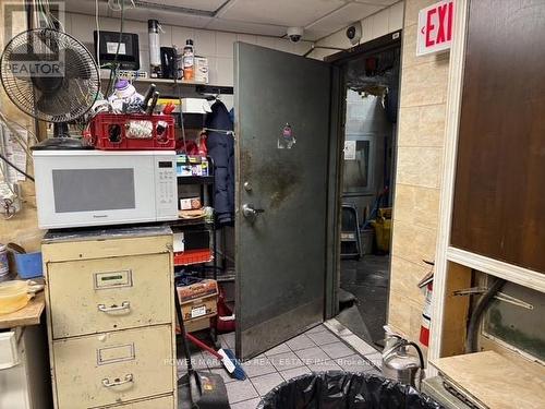 320 Bank Street, Ottawa, ON 