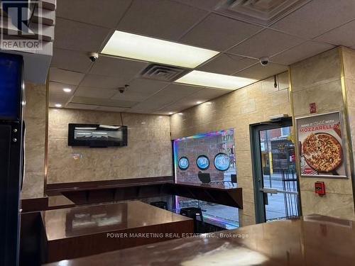 320 Bank Street, Ottawa, ON 