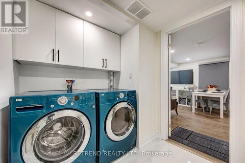 Bsmt B - 7 Goddard Street, Toronto, ON - Indoor Photo Showing Laundry Room