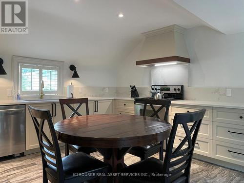 455 Nelson Avenue, Burlington, ON - Indoor Photo Showing Dining Room