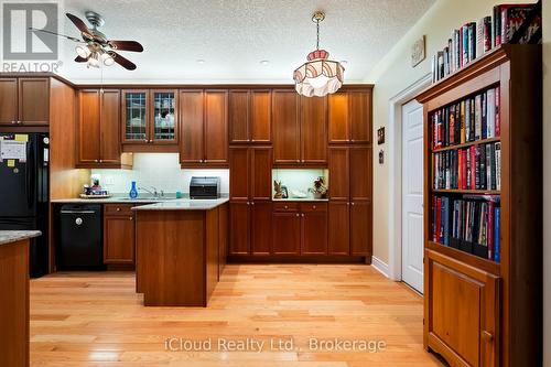 116 Ridge Road, Guelph/Eramosa, ON - Indoor Photo Showing Kitchen