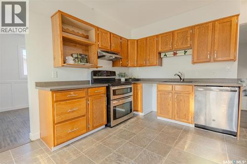 73 Red River Road, Saskatoon, SK - Indoor Photo Showing Kitchen