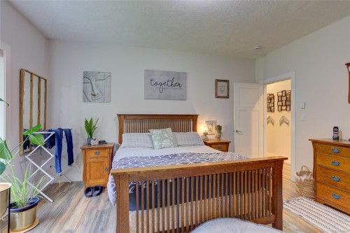 501 Mountain View Dr, Lake Cowichan, BC 