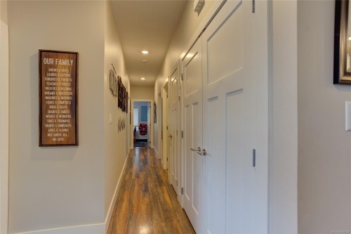 501 Mountain View Dr, Lake Cowichan, BC 