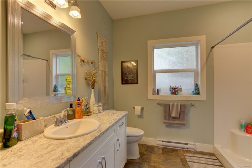 501 Mountain View Dr, Lake Cowichan, BC 