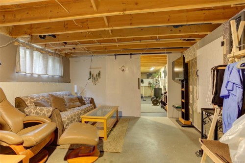 501 Mountain View Dr, Lake Cowichan, BC 