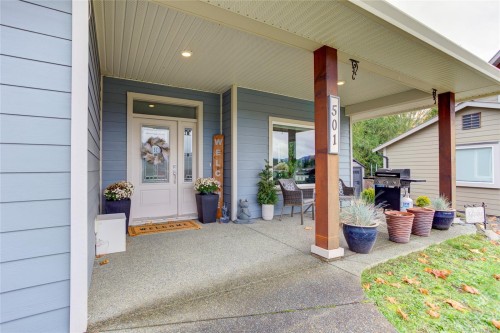 501 Mountain View Dr, Lake Cowichan, BC 