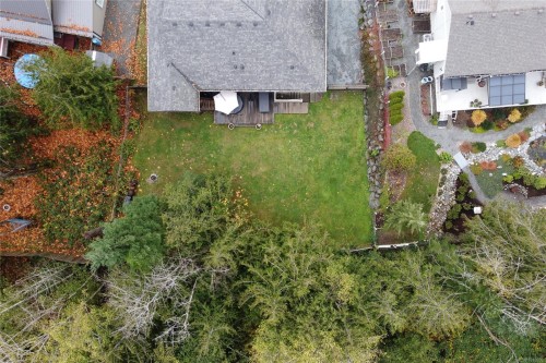 501 Mountain View Dr, Lake Cowichan, BC 