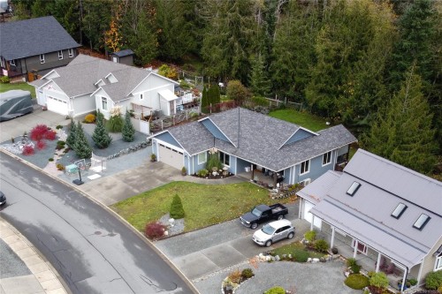 501 Mountain View Dr, Lake Cowichan, BC 